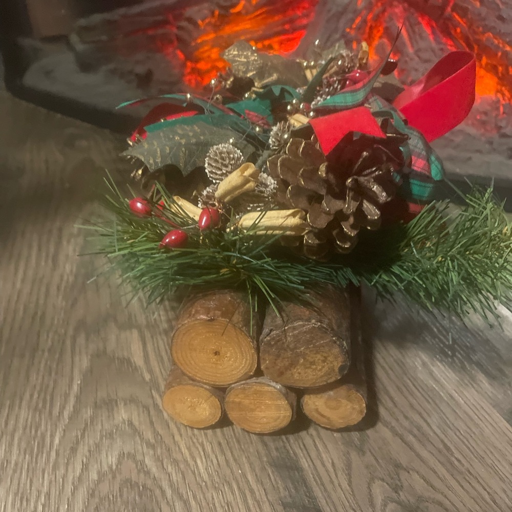 Vintage Christmas Holiday Yule Log Decoration Centerpiece